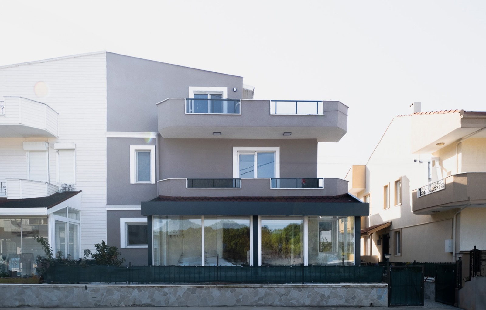 Çanakkale Güzelyalı Bölgesinde Tadilatını Yaptığımız 3 Katlı Müstakil Ev - Gemos